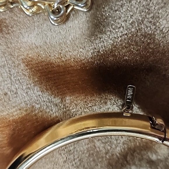 7" Monet Gold Tone Bracelet , Rose & Diamond colored Stones in Gold Tone &  Gold - Picture 6 of 7